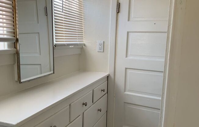 Studio, 1 bath, $1,550, Unit 2910 E 8th Street