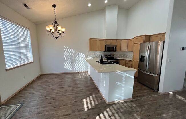 Roomy 3bd/2.5ba Townhome in Desirable Happy Valley!