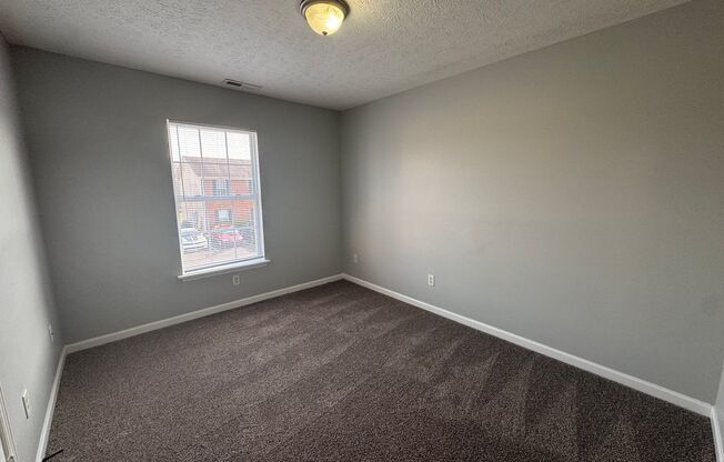 2 beds, 1 bath, 730 sqft, $775, Unit D32