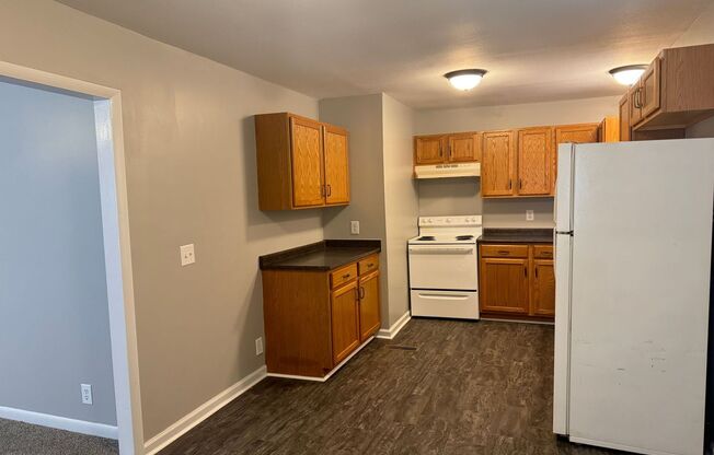 3 beds, 1 bath, $1,295