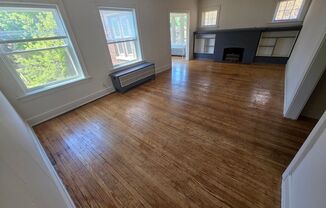 2528 N. Maryland Ave. (The Versailles)