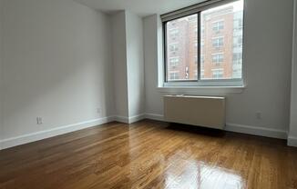 2 beds, 2 baths, 922 sqft, $5,795, Unit 14P