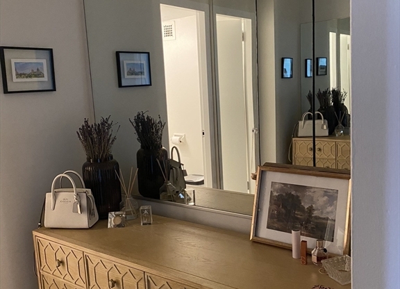 Studio, 1 bath, 637 sqft, $2,850, Unit 7F