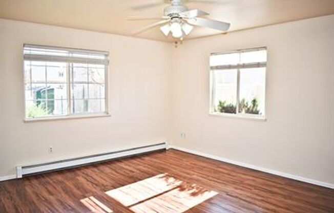 3 beds, 2 baths, 1,090 sqft, $1,595, Unit C