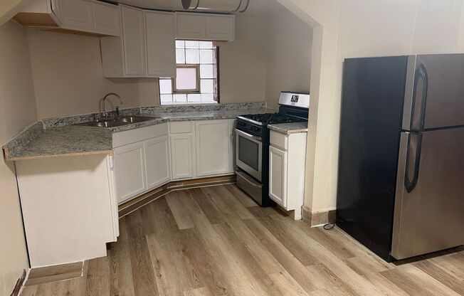 1115 W 19th Place