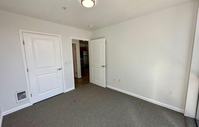 1 bed, 1 bath, 648 sqft, $1,899, Unit Unit 301