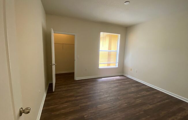 2 beds, 2 baths, $1,700