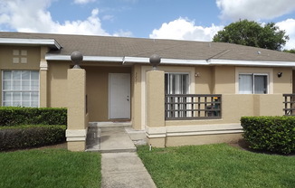 2/2 Villa at Osceola Parkway! Available Now!