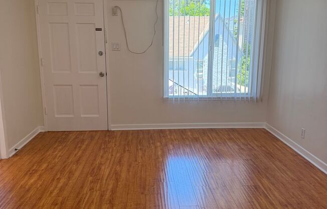 1056 Linden Ave