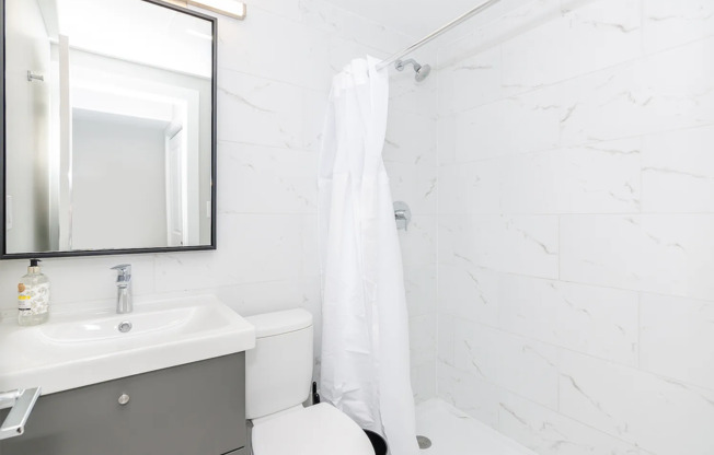 Studio, 1 bath, 400 sqft, $1,900, Unit 2D