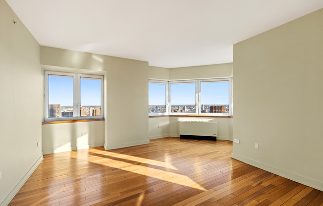 3 beds, 3 baths, 2,571 sqft, $27,000, Unit PH1
