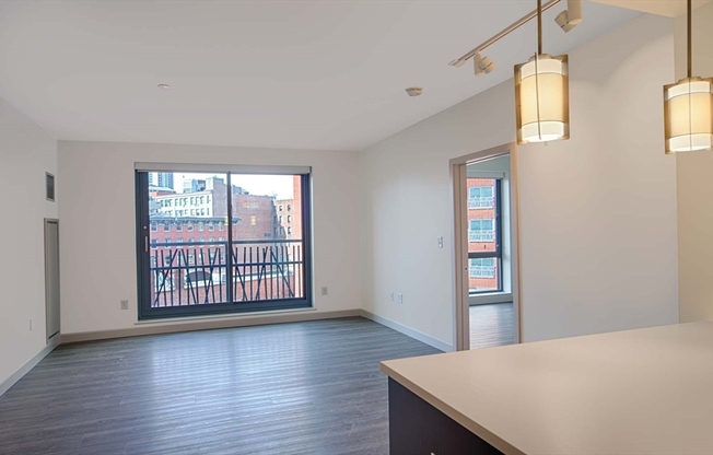 2 beds, 2 baths, 926 sqft, $5,330, Unit 726