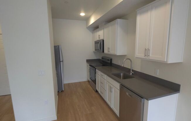 1 bed, 1 bath, 655 sqft, $1,545, Unit 214