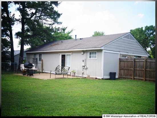 3 beds, 1.5 baths, $1,495