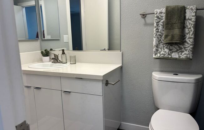 2 beds, 1 bath, 970 sqft, $2,860, Unit 0116