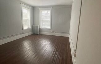 3 beds, 1 bath, 757 sqft, $1,395, Unit 6