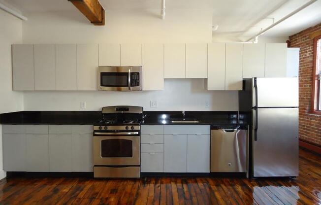 Studio, 1 bath, 700 sqft, $3,100, Unit E311