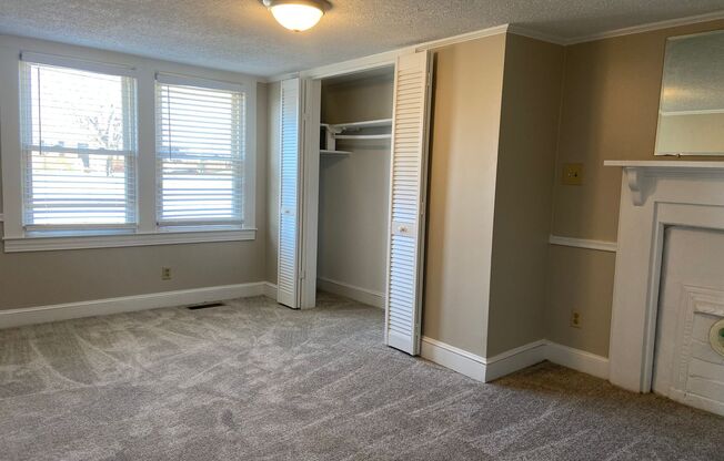 2 beds, 1 bath, $1,049