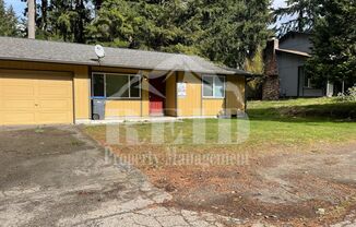 DUPLEX - 2 BED 1 BATH WITH 1 CAR GARAGE IN CENTRAL PORT ORCHARD!