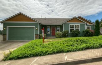 Elegant 3-Bedroom, 2-Bathroom Home in Desirable South Salem Neighborhood