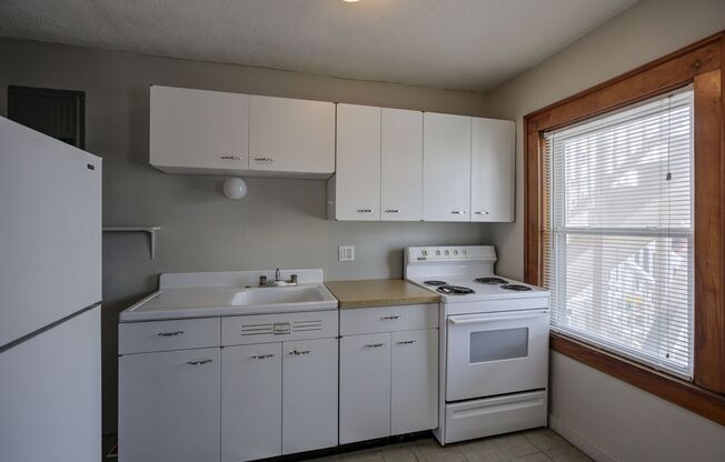 1 bed, 1 bath, 750 sqft, $695, Unit 5