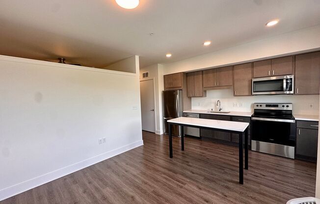 1 bed, 1 bath, 544 sqft, $1,350, Unit 322