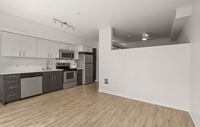 1 bed, 1 bath, 498 sqft, $1,725, Unit 428