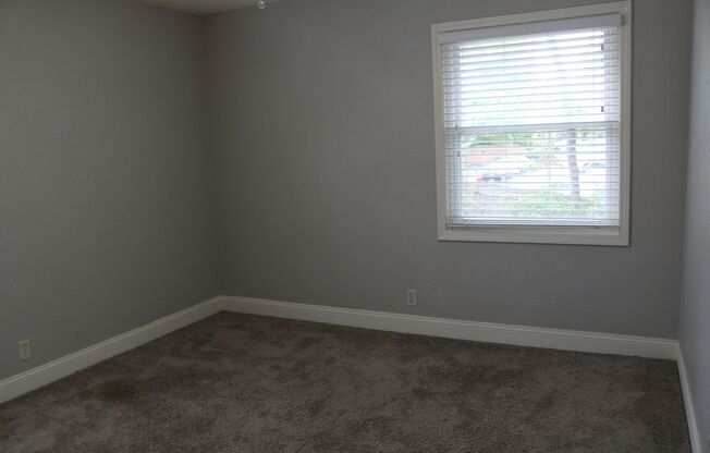 2 beds, 1 bath, 825 sqft, $1,170, Unit 3901 #05