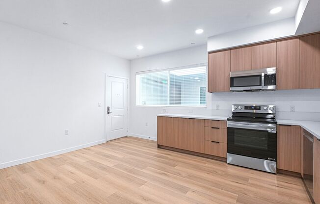 3 beds, 2 baths, 1,400 sqft, $3,700, Unit 502