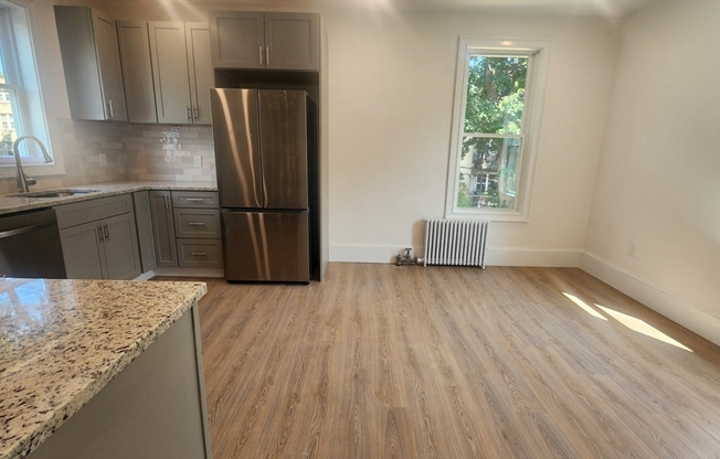 2 beds, 1 bath, 1,700 sqft, $3,000, Unit 2