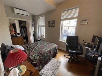 2 beds, 1 bath, $3,000, Unit 2