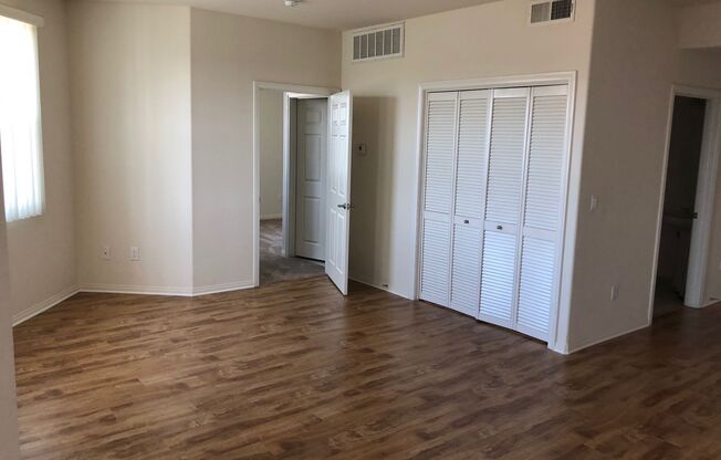 2 beds, 2.5 baths, 1,296 sqft, $3,200, Unit 8714-208