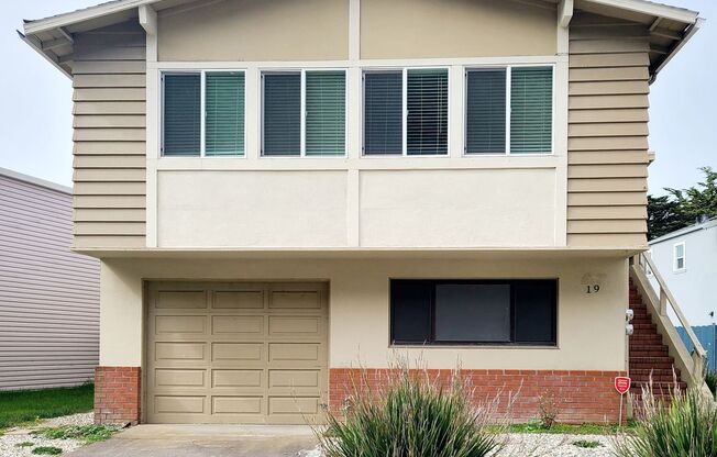 Totally remodeled. Impressive, open floor plan. 1-bed/1-bath. Private Washer/Dryer in-unit