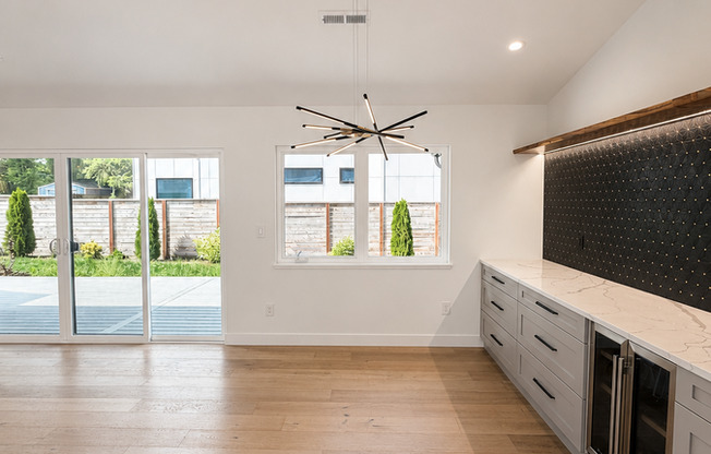 8320 NE 148 PL