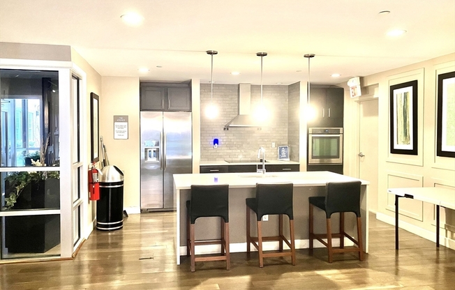 2 beds, 2 baths, 1,425 sqft, $3,000, Unit 355