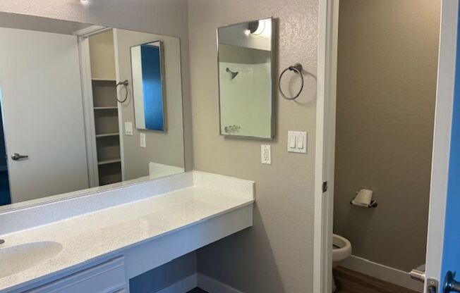 2 beds, 1.5 baths, 1,085 sqft, $1,356, Unit CA 5155-201