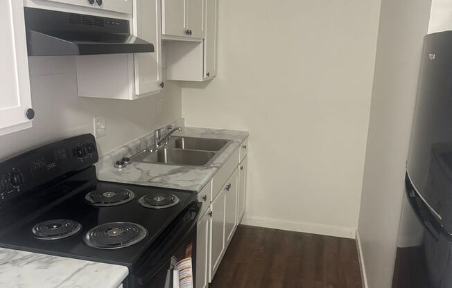 1 bed, 1 bath, 550 sqft, $850, Unit 90