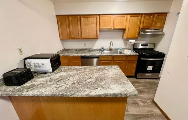 1 bed, 1 bath, $1,095, Unit 108