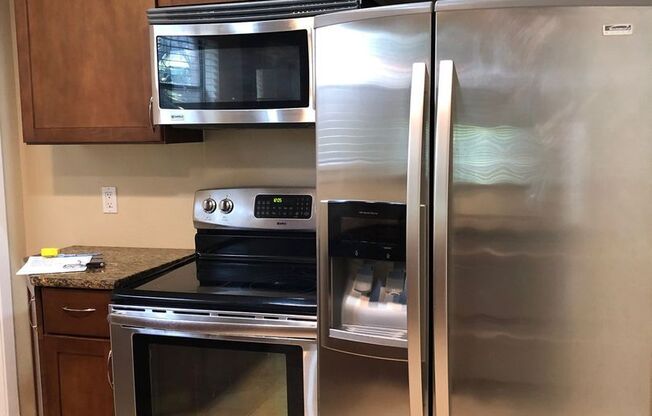 2 beds, 2 baths, 1,008 sqft, $2,300, Unit 3