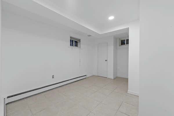 1 bed, 1 bath, 550 sqft, $2,300