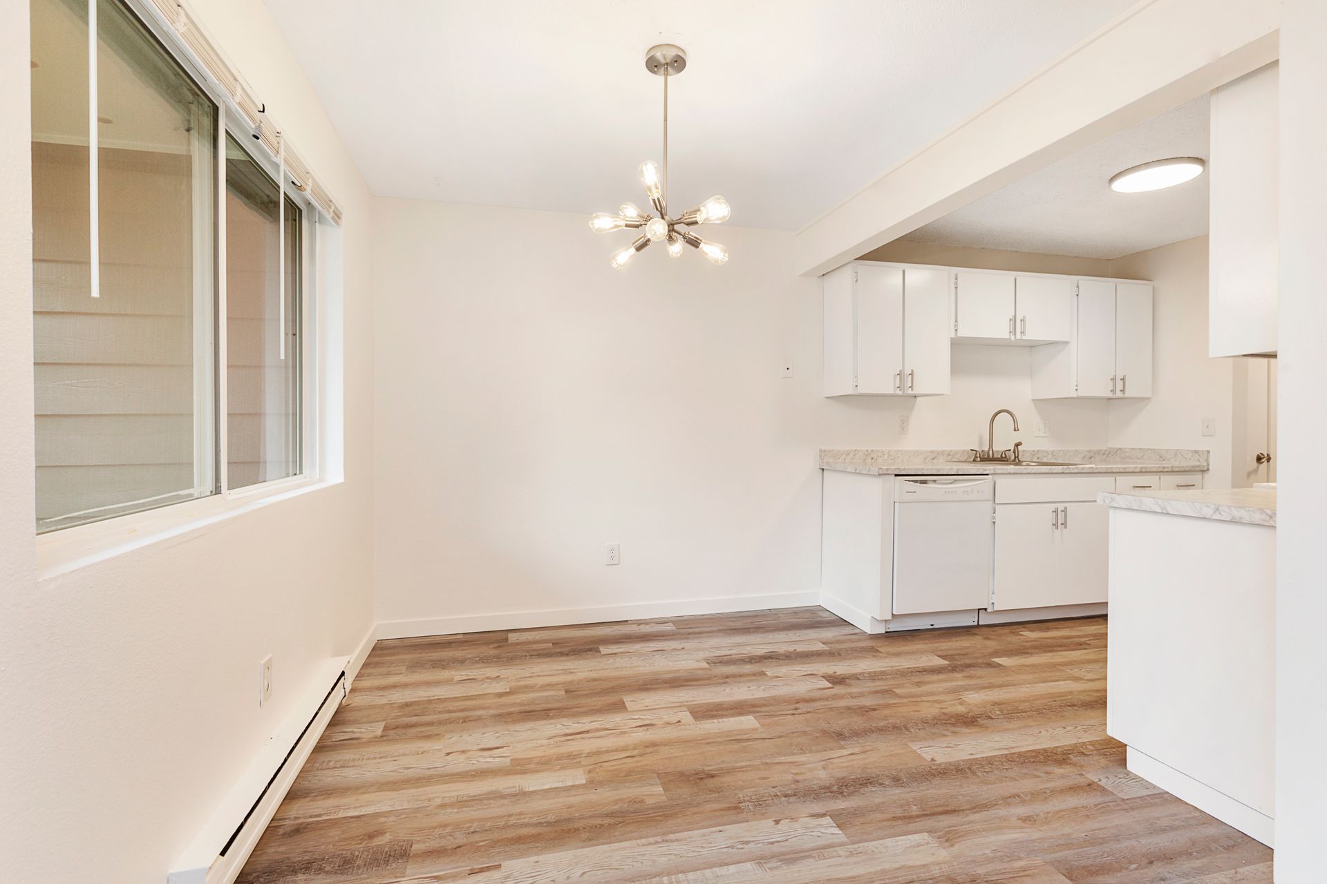 Spacious 1 and 2 bedroom apartments in Edmonds, WA - Come Tour Today!