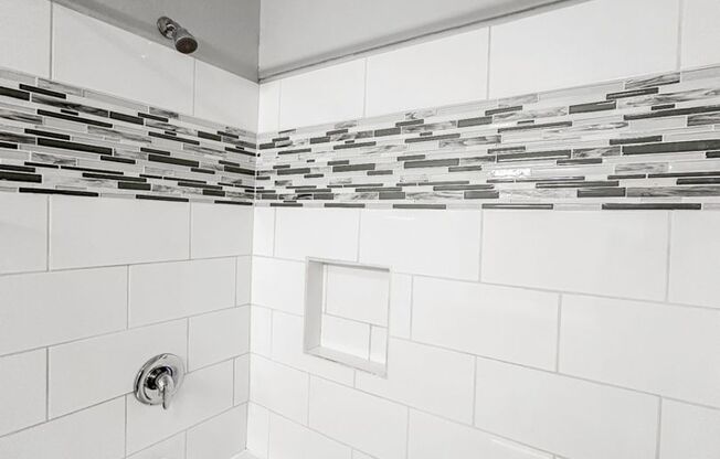 1 bed, 1 bath, 610 sqft, $1,100, Unit 72
