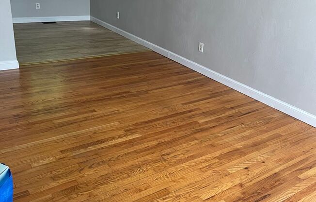 3 BEDROOM, 1.5 BATH IN PENN HILLS - MOVE-IN READY!!