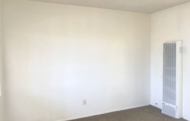 Pacific Beach Studio Apt - 1BA-Light/Bright Floor Plan-Assigned Parking Space