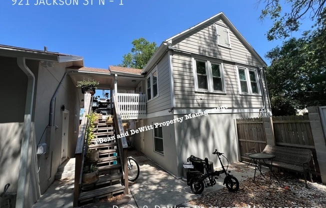 921 JACKSON ST N