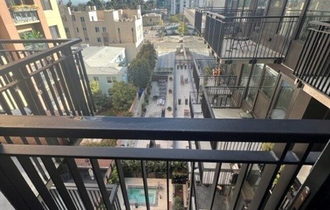Studio, 1 bath, 320 sqft, $1,995, Unit 602