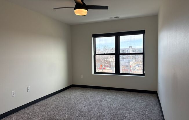 2 beds, 1 bath, 908 sqft, $1,325, Unit #301