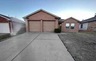 Move in ready! 3 Bedroom 2 Bath with a study in Eagle MT-Saginaw ISD