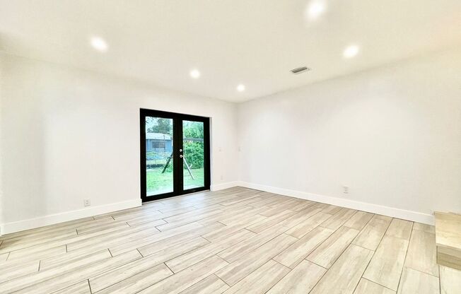 Beautifully remodeled 4 bedroom, 3 full bathroom single family Kosher home