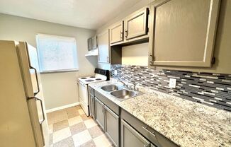 3 beds, 1.5 baths, $1,300, Unit Unit 3